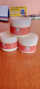 Shea butter lotion with a beautiful smell, good for smoothing and moisturizing skin. 250 ml