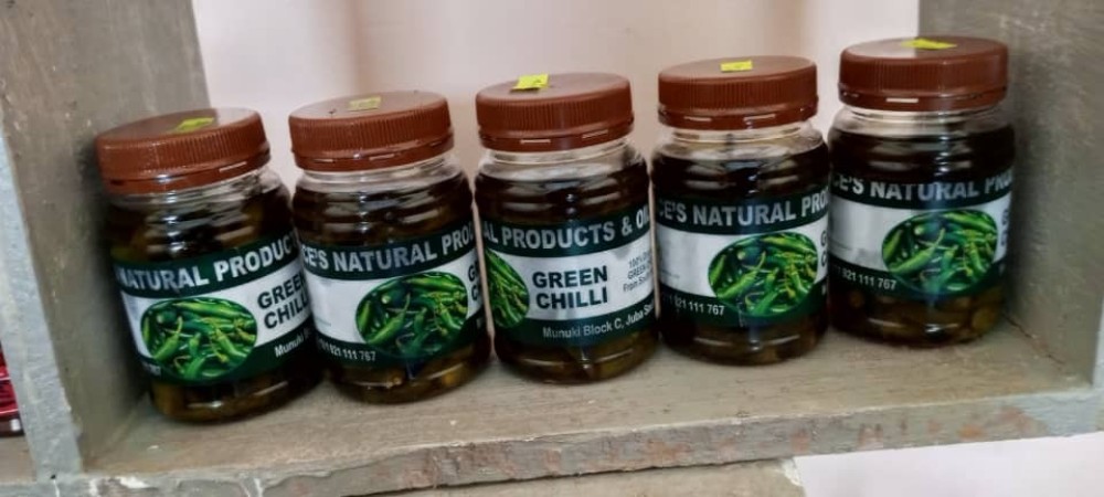 Green chilly preserved in oil