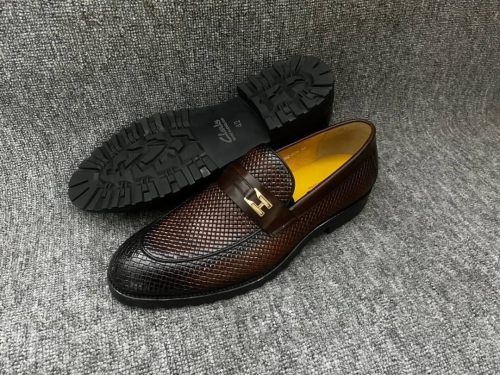 Dark brown leather shoe from clark brand