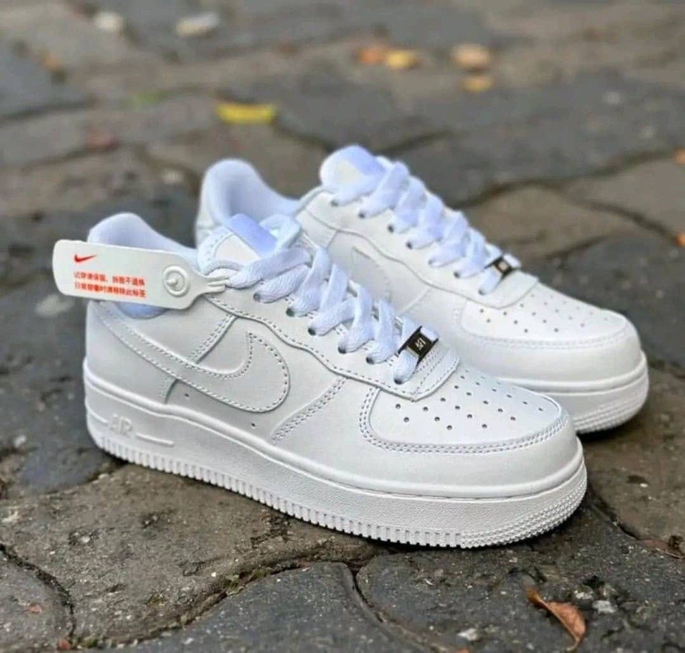 White nike air force shoe