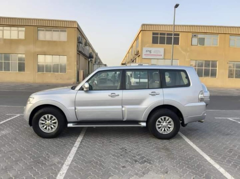 Mitsubishi pajero 2014