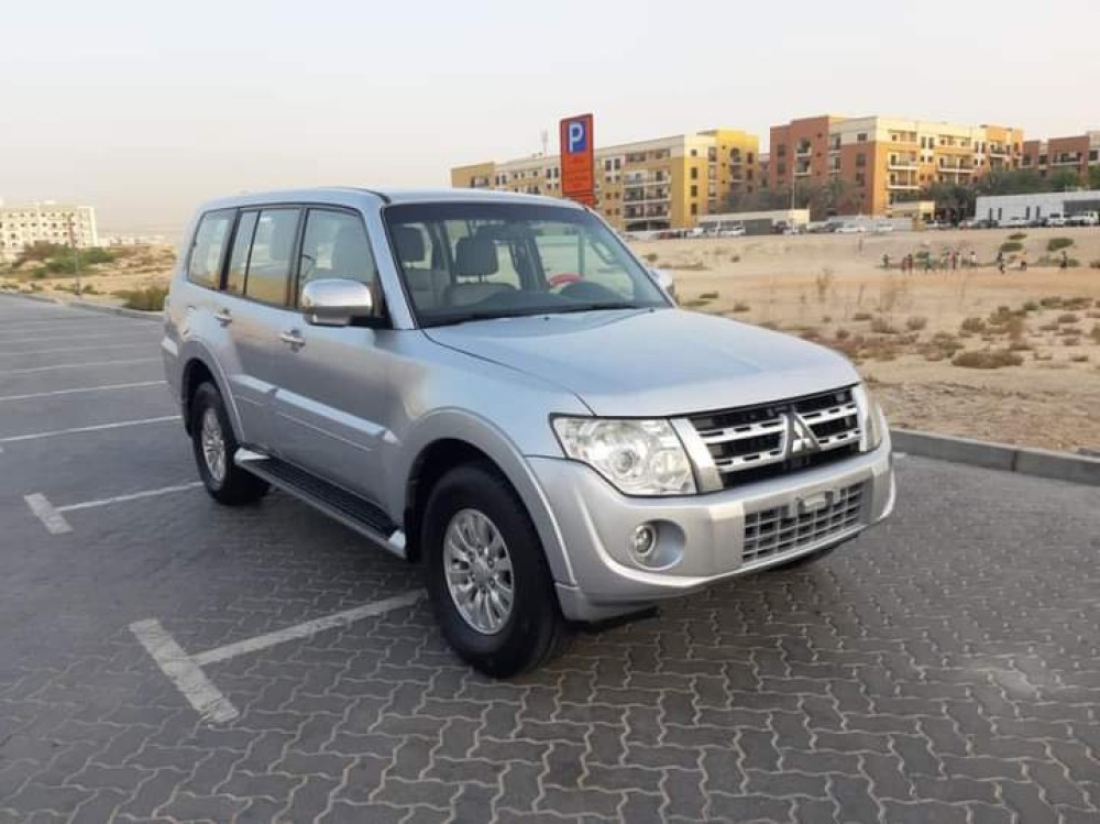 Mitsubishi pajero 2014