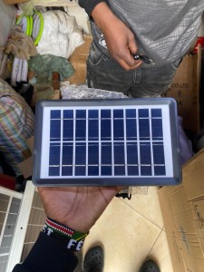 Portable hand solar charger