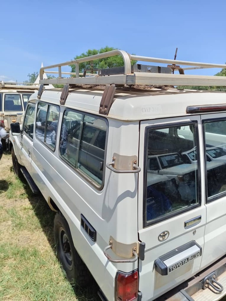 Land cruiser hard top