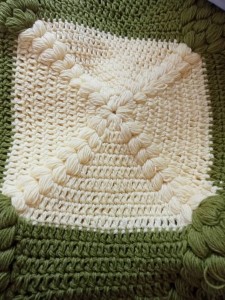 Knitted table cloth