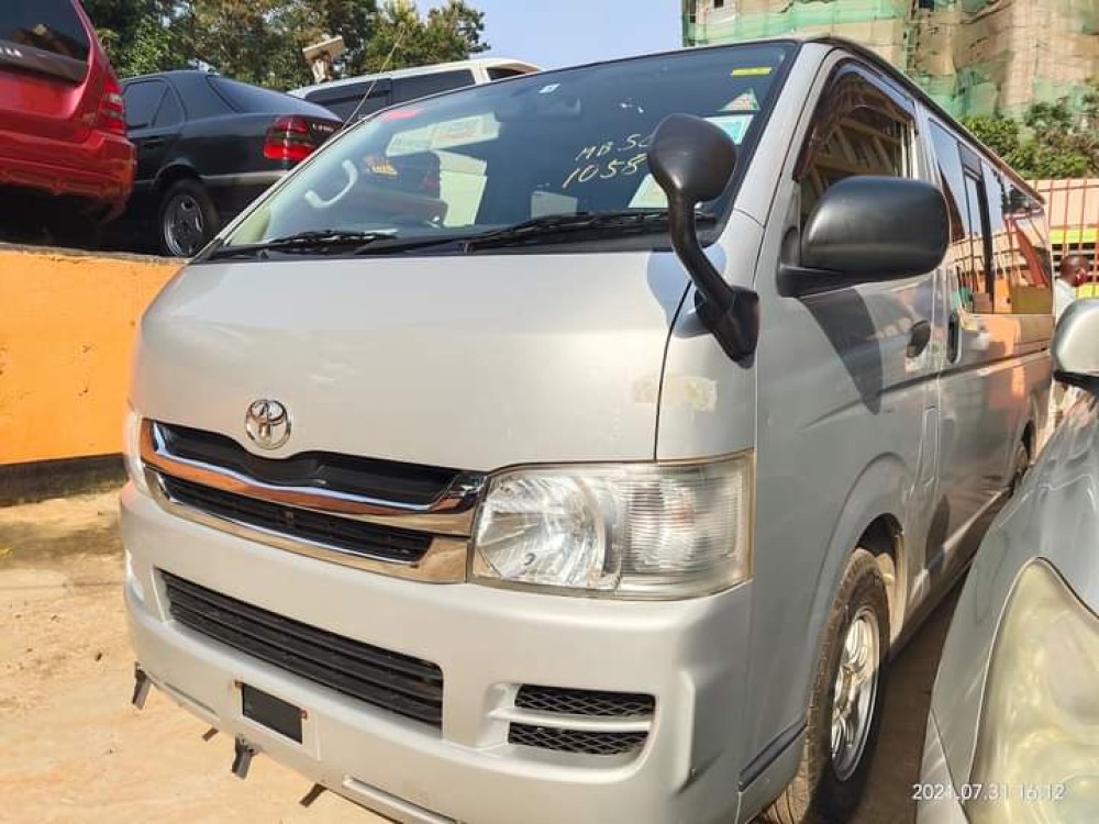 Toyota hiace UBK 2009 model diesel