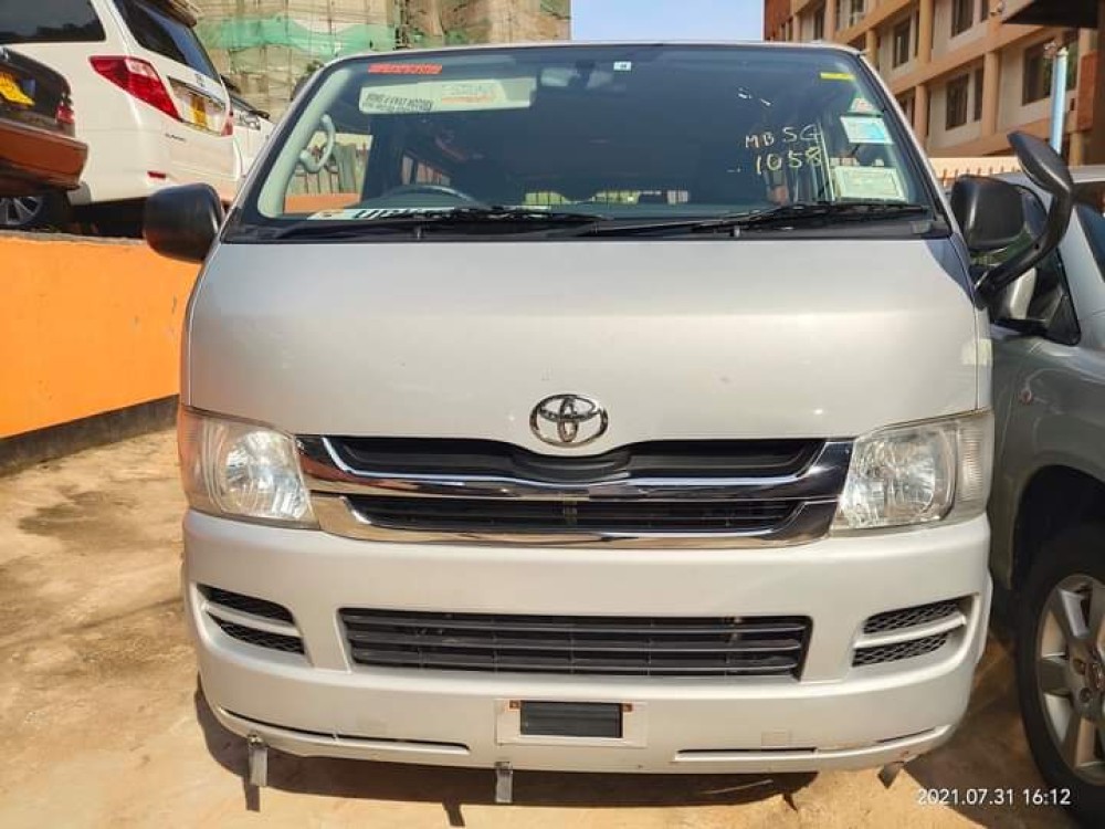 Toyota hiace UBK 2009 model diesel