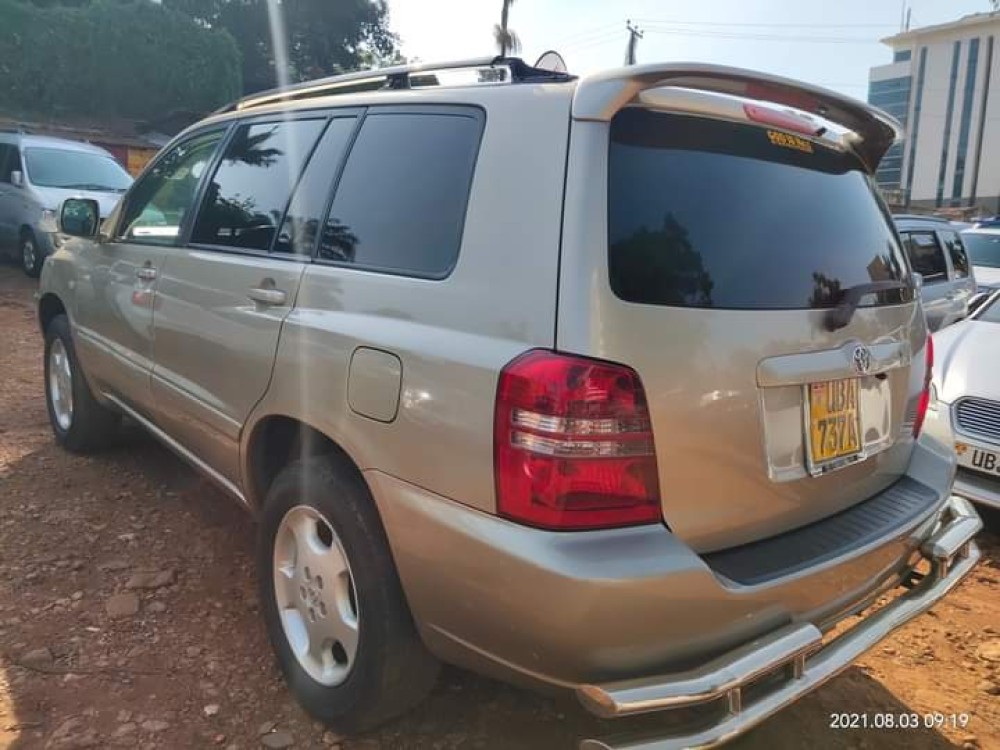 Toyota kluger UBA 2002 model