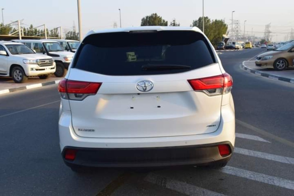 Toyota kluger White 2019 Petrol Automatic