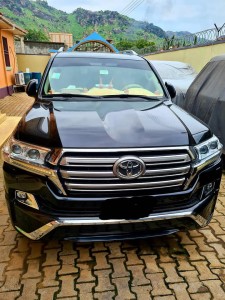 Toyota land cruiser V8 2019