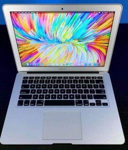 MacBook Air 13” i5 8GB Ram 256GB