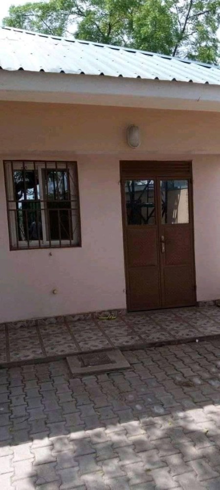 One bedroom apartment for rent in Nyakuron East