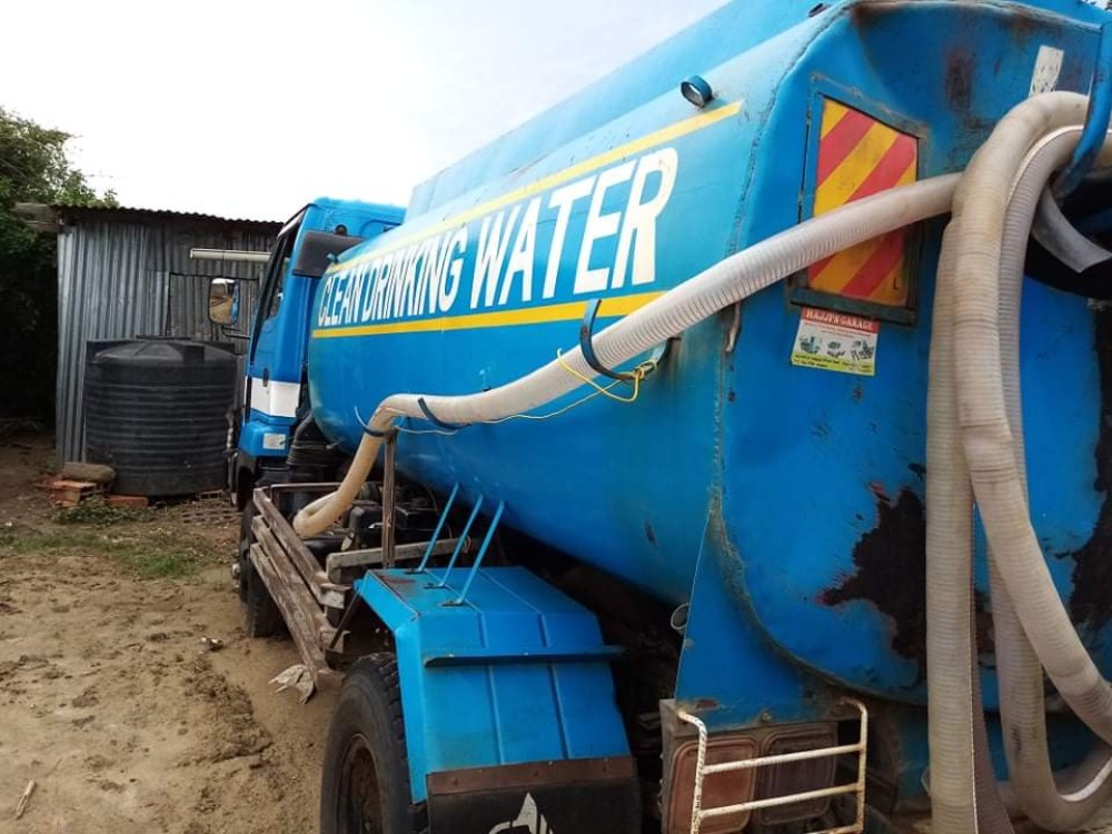 isuzu truck water tank