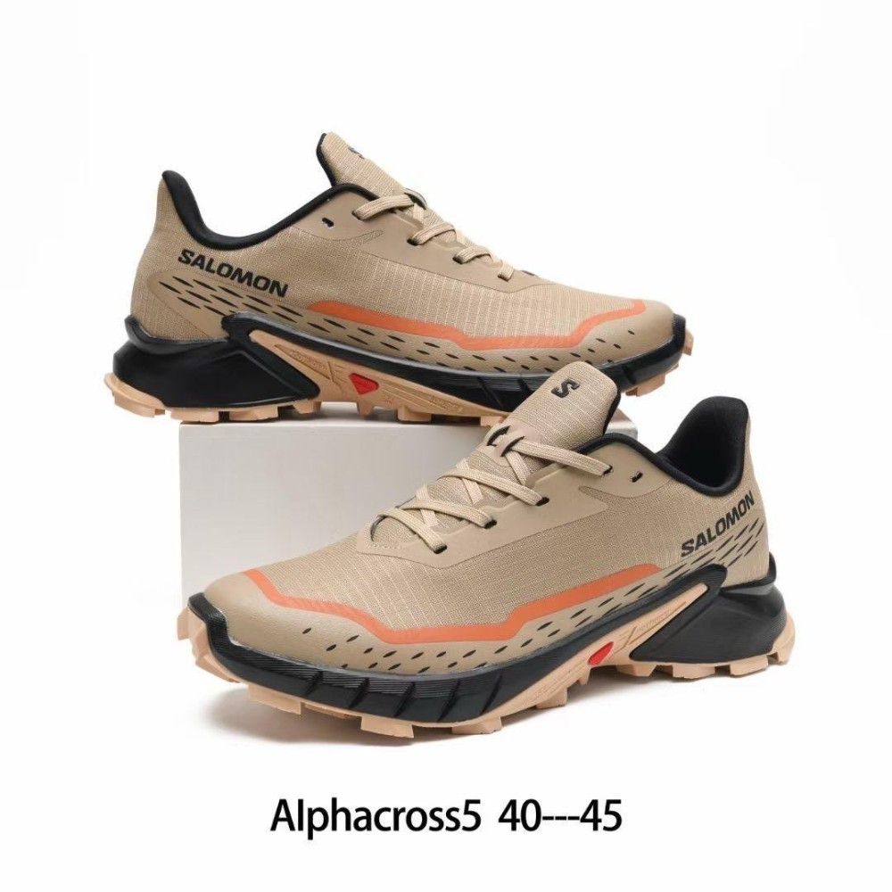 Sport Shoe for both men and ladies men from scopas shop its green in color made of leader for more information please call scopas on 092153 0005