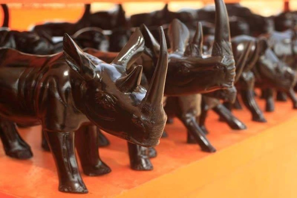 crafts of different animal statue located in juba town for more contact Kiprop on 0929526178