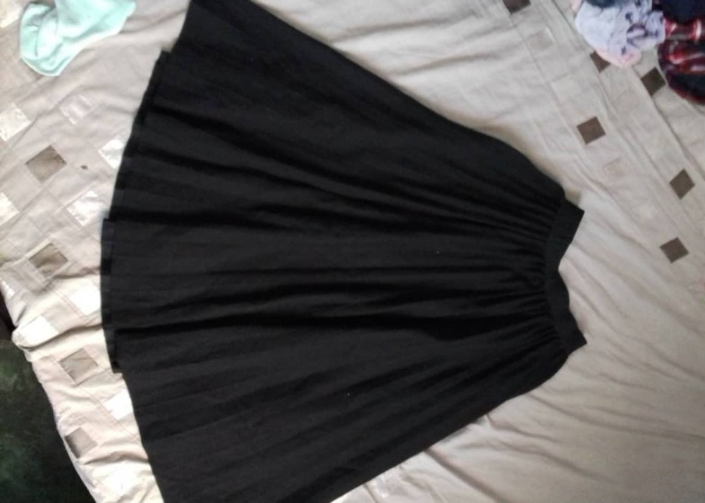 First class second hand black round skirt